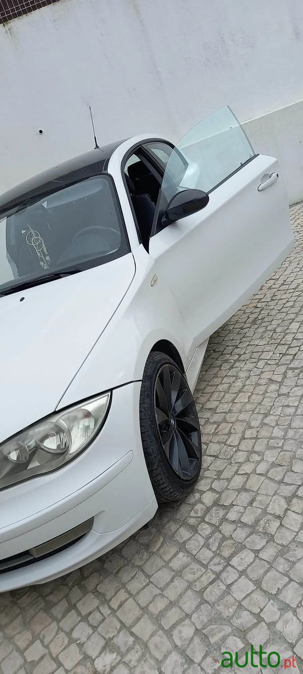 2007' BMW 118 photo #2