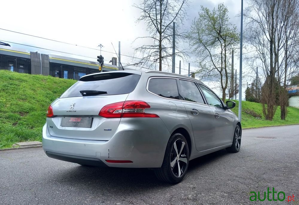 2015' Peugeot 308 Sw photo #2