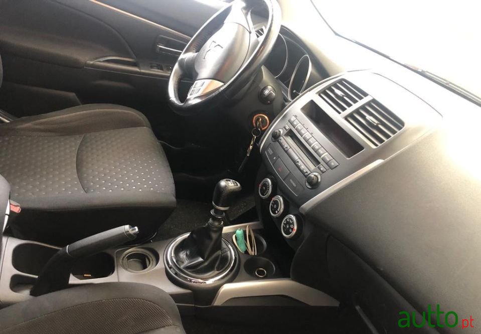 2008' Mitsubishi ASX photo #4