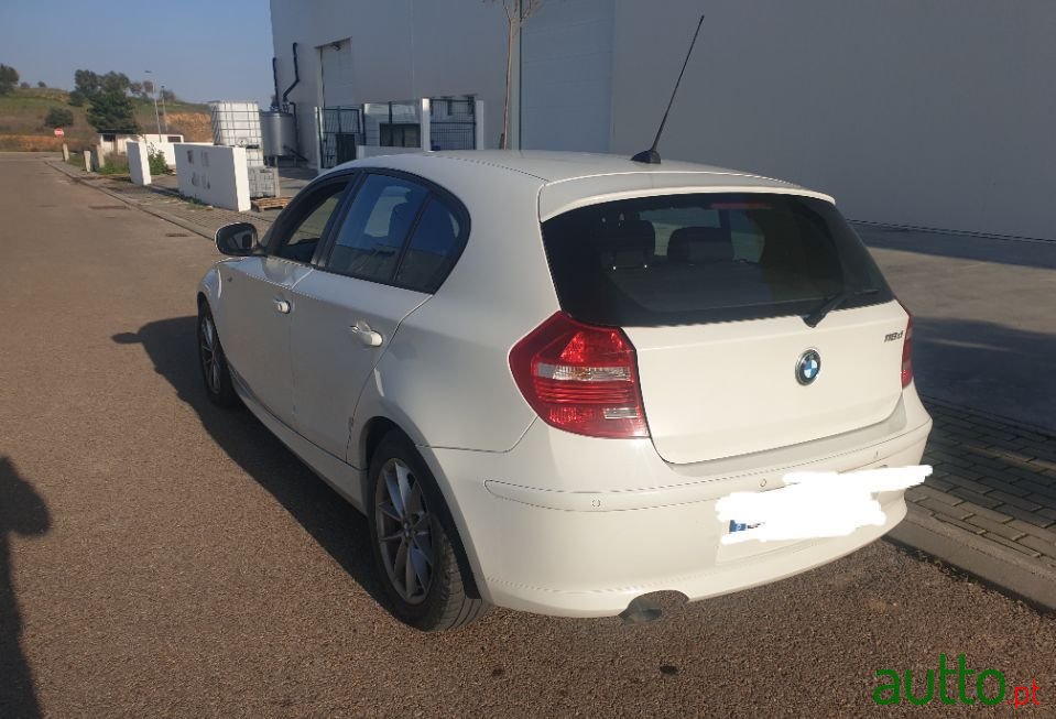 2011' BMW 118 photo #3