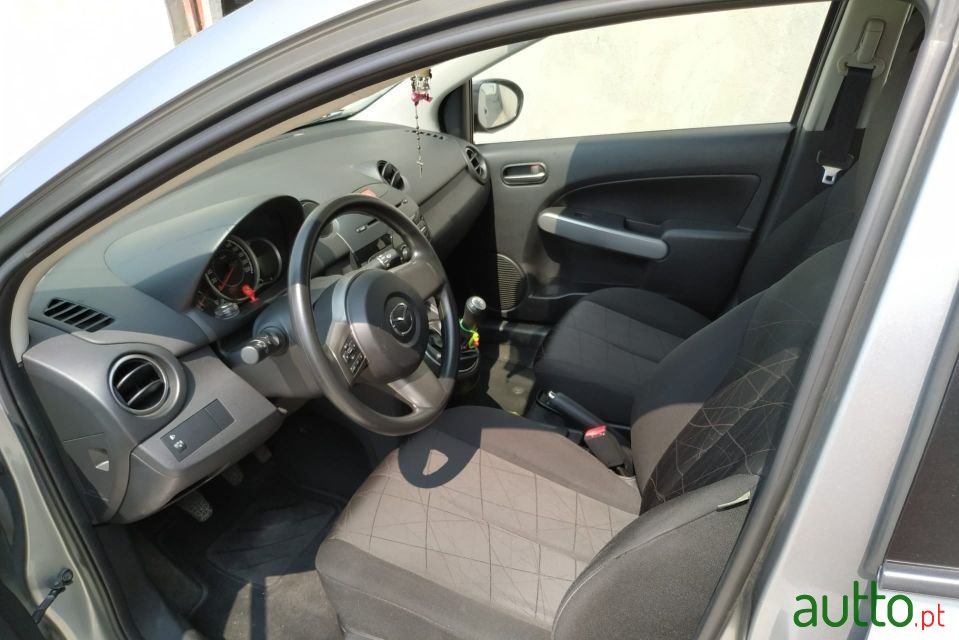 2013' Mazda 2 photo #4