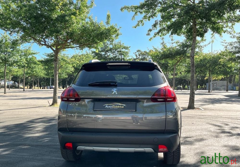 2019' Peugeot 2008 Puretech 110 photo #4