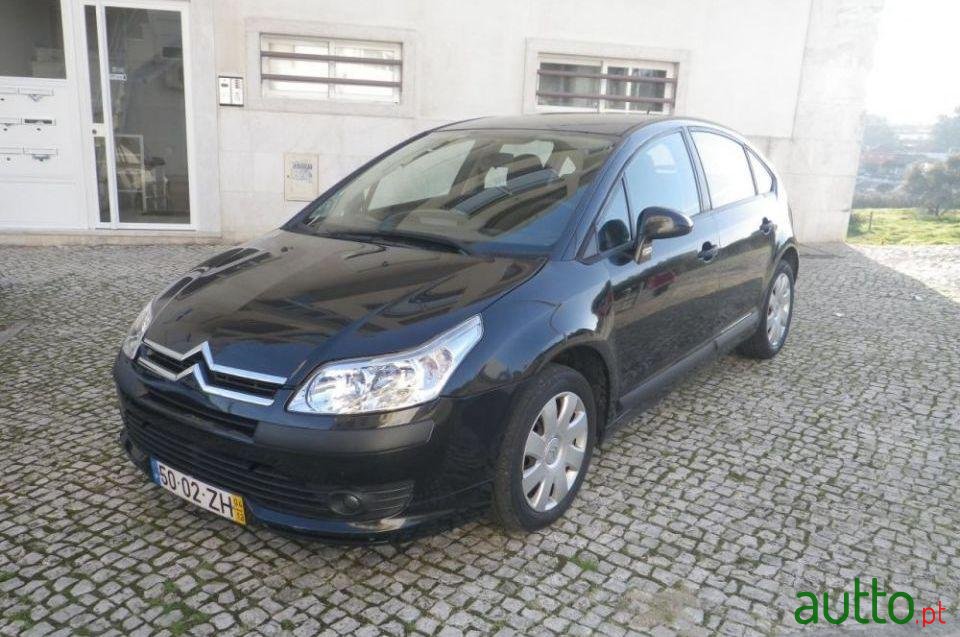 2004' Citroen C4 1.4 16V Sx photo #1