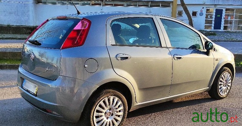 2010' Fiat Grande Punto photo #4