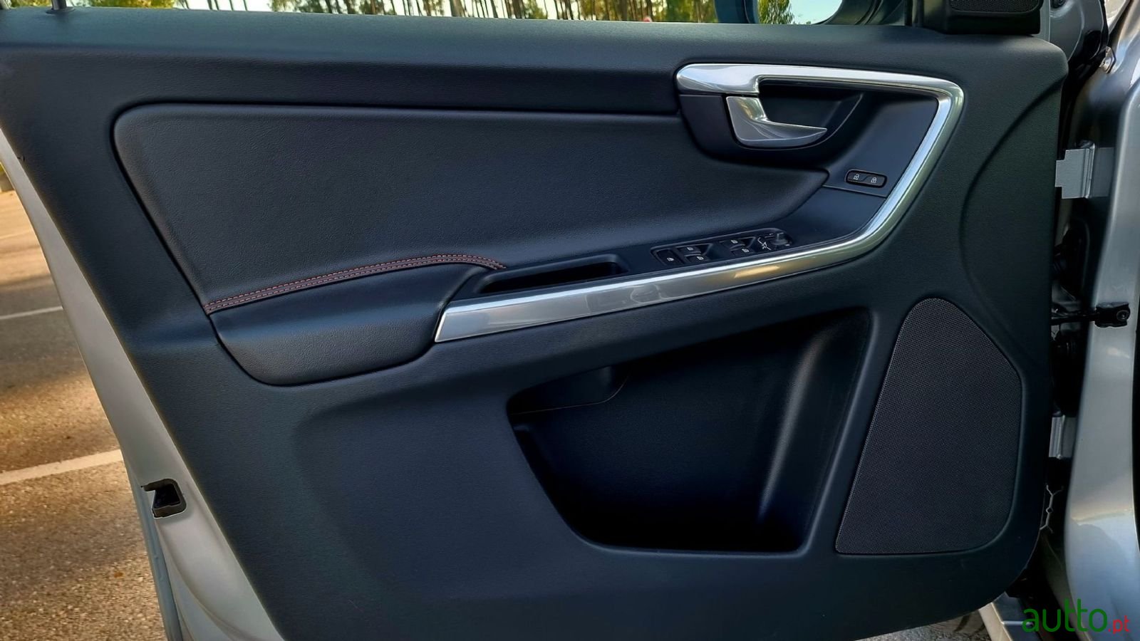 2016' Volvo XC60 photo #6