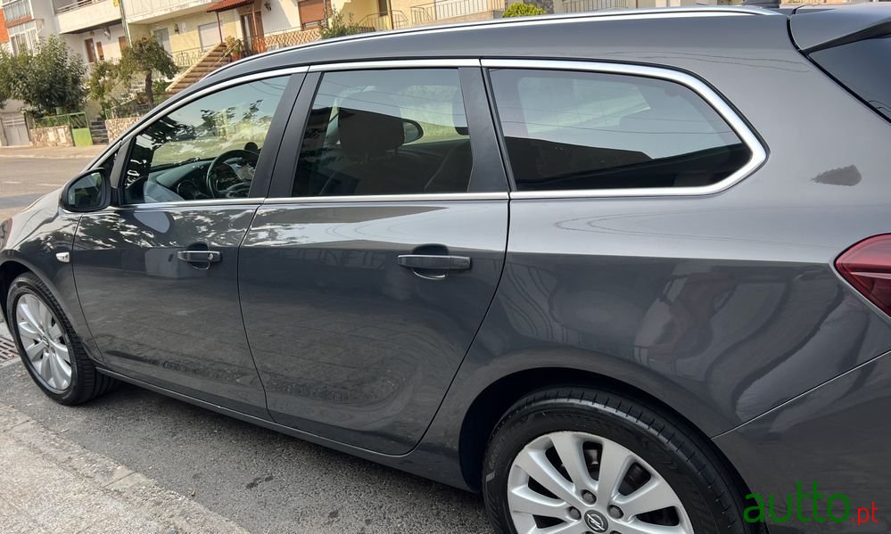 2016' Opel Astra Sports Tourer photo #5