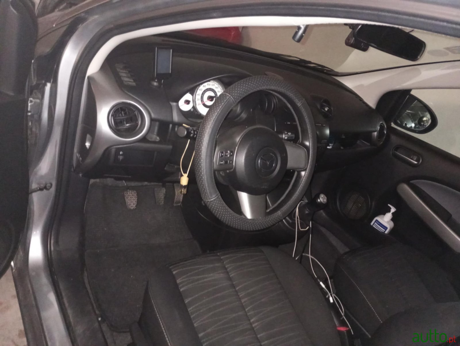 2010' Mazda 2 photo #6