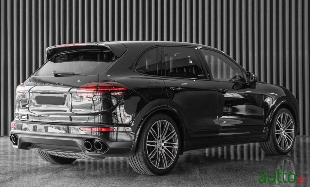 2015' Porsche Cayenne photo #5