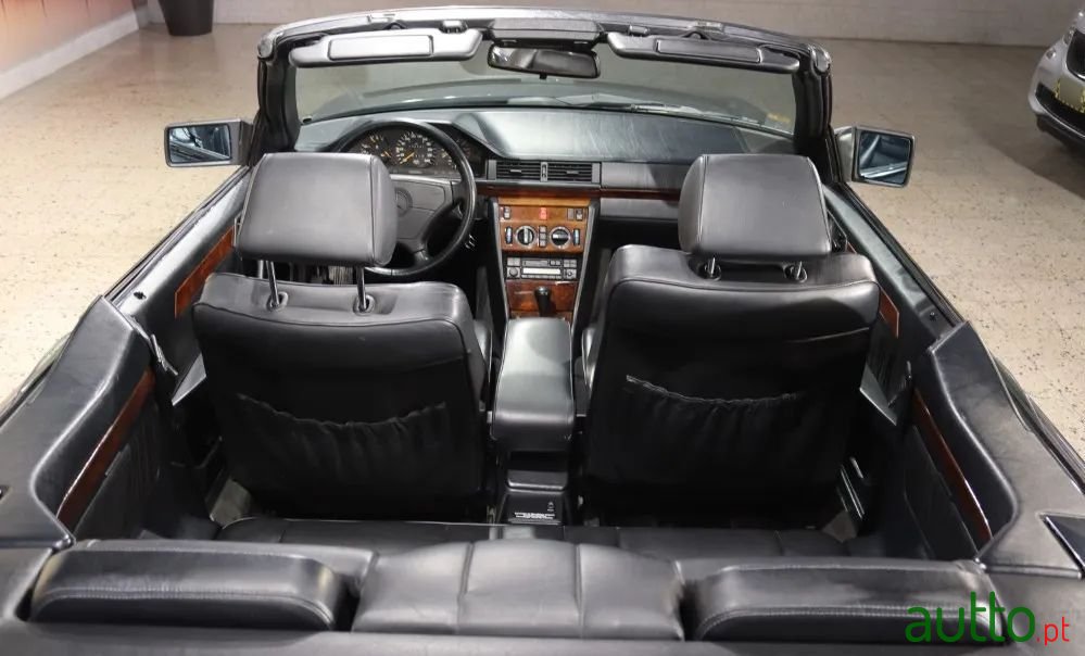 1993' Mercedes-Benz Classe E photo #5