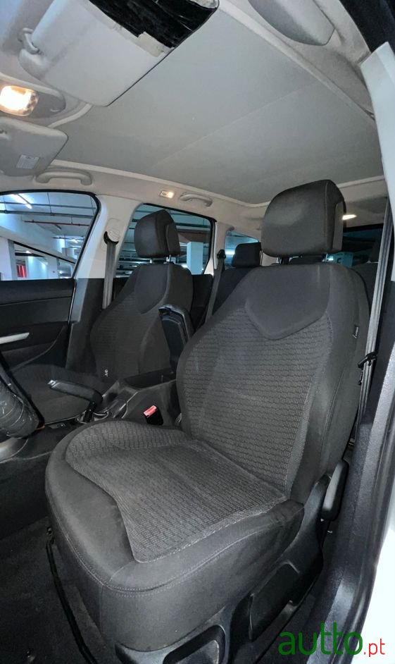 2009' Peugeot 308 Sw photo #6