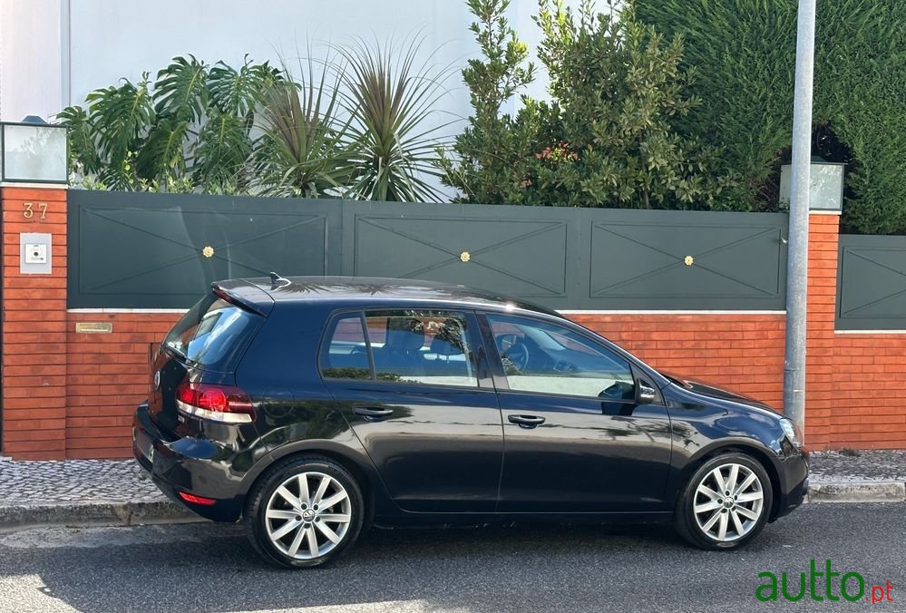 2010' Volkswagen Golf photo #2