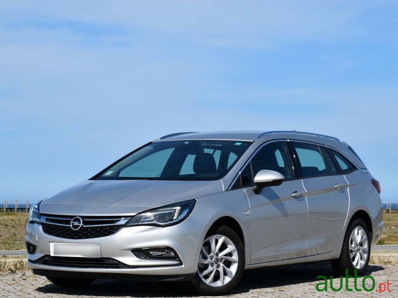 2019' Opel Astra Sports Tourer photo #4