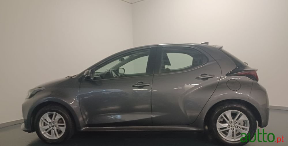 2021' Toyota Yaris photo #3