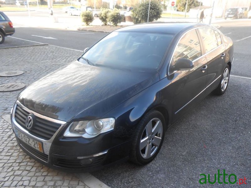 2008' Volkswagen Passat Sport photo #1