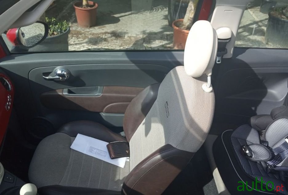 2010' Fiat 500C photo #1