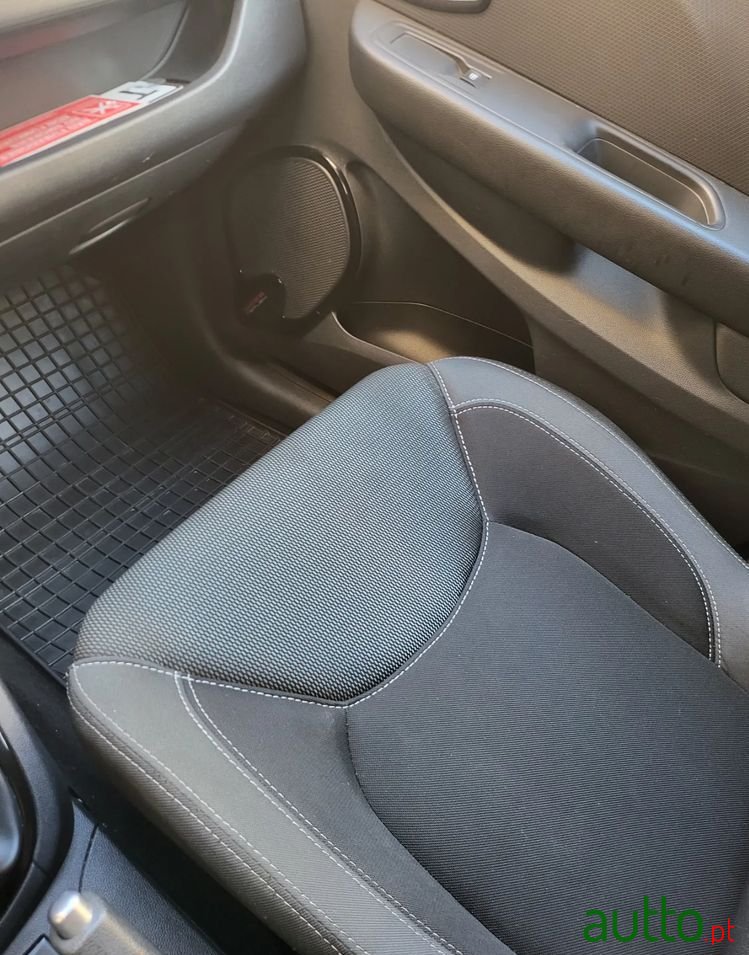 2017' Renault Clio Sport Tourer photo #5