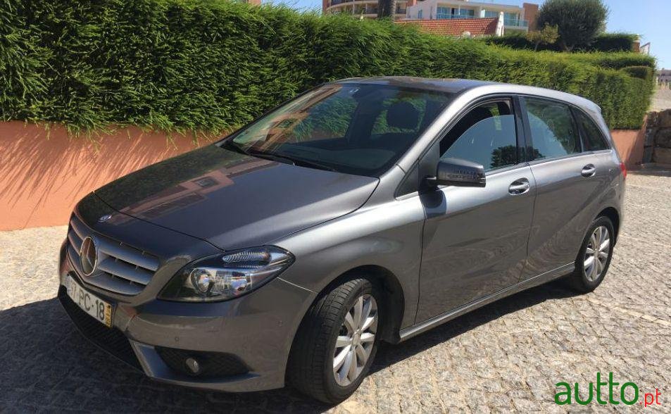 2014' Mercedes-Benz B-180 photo #1