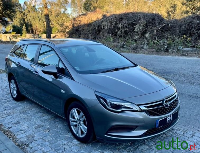 2017' Opel Astra Sports Tourer photo #2