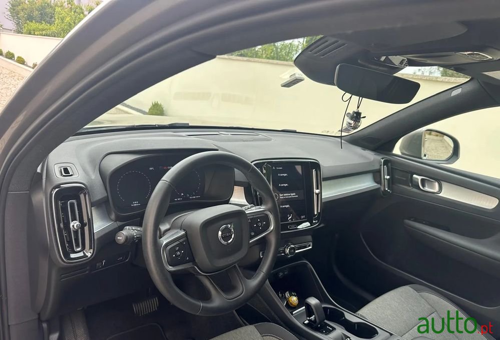2021' Volvo Xc 40 photo #6