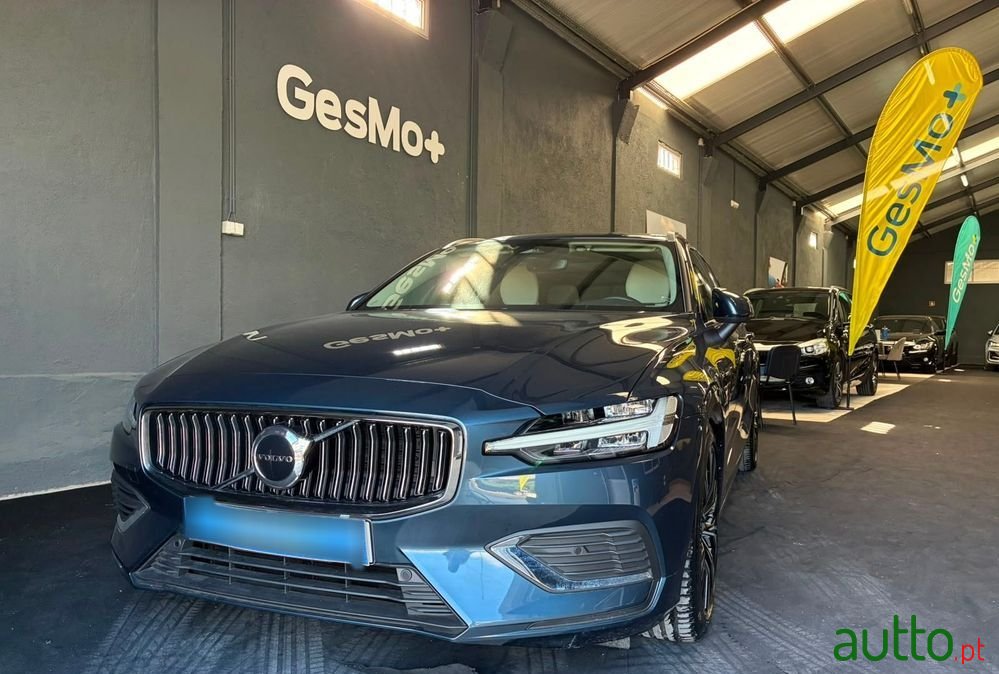 2023' Volvo V60 photo #1