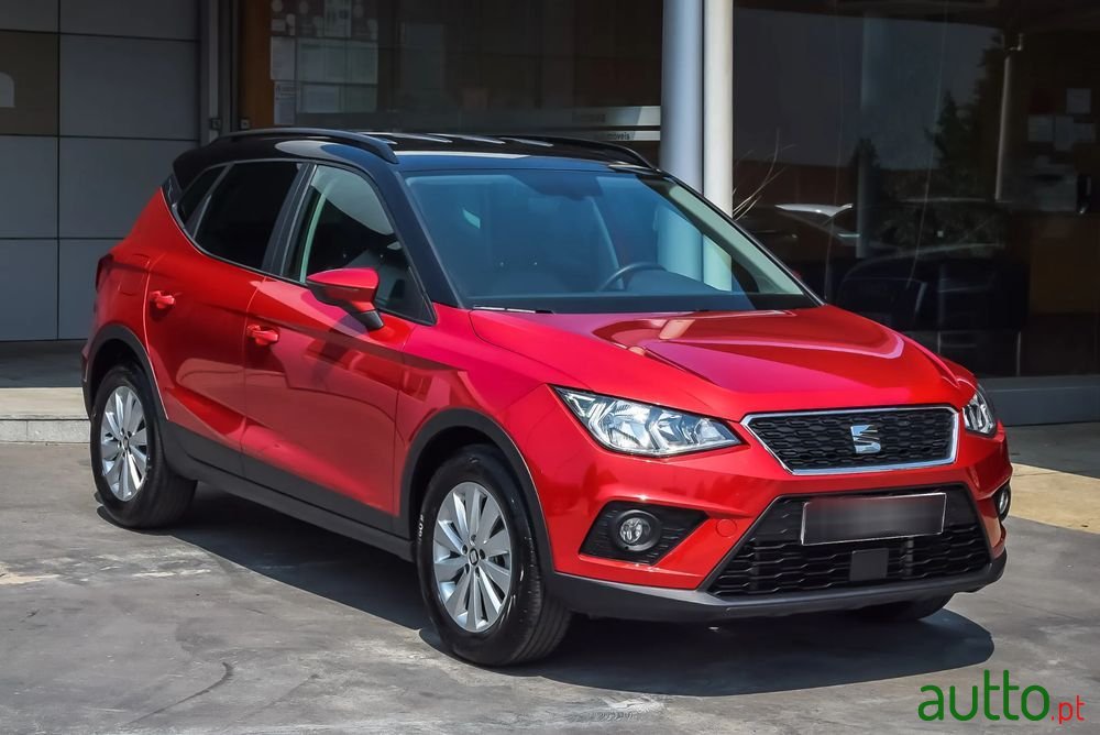 2021' SEAT Arona 1.0 Tsi Style Dsg photo #1