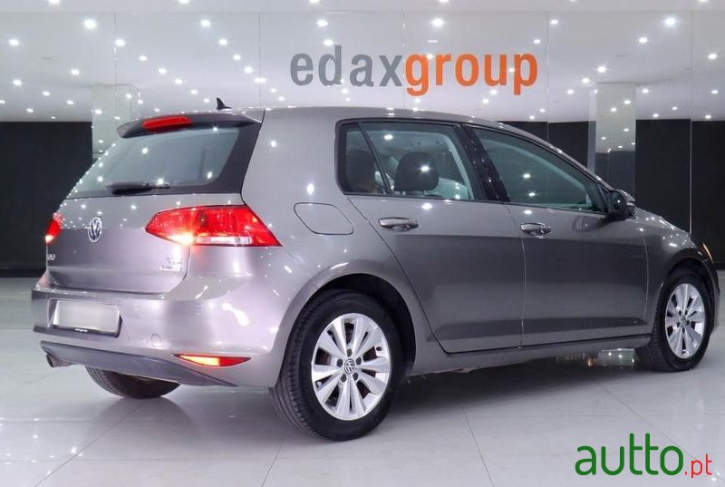 2016' Volkswagen Golf photo #3