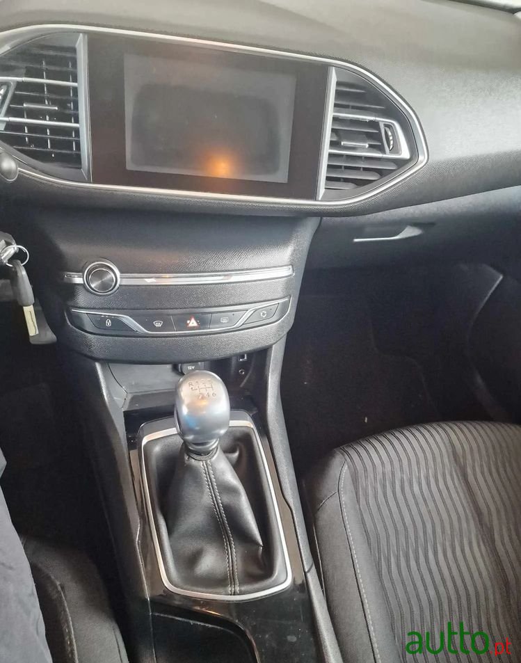 2015' Peugeot 308 Sw photo #6