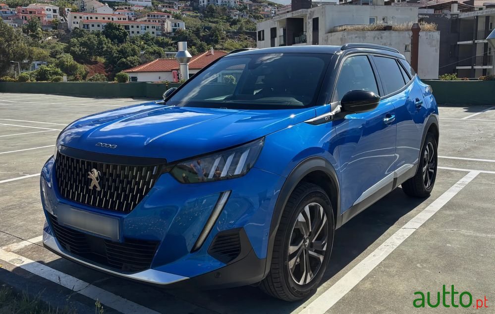 2023' Peugeot 2008 photo #3