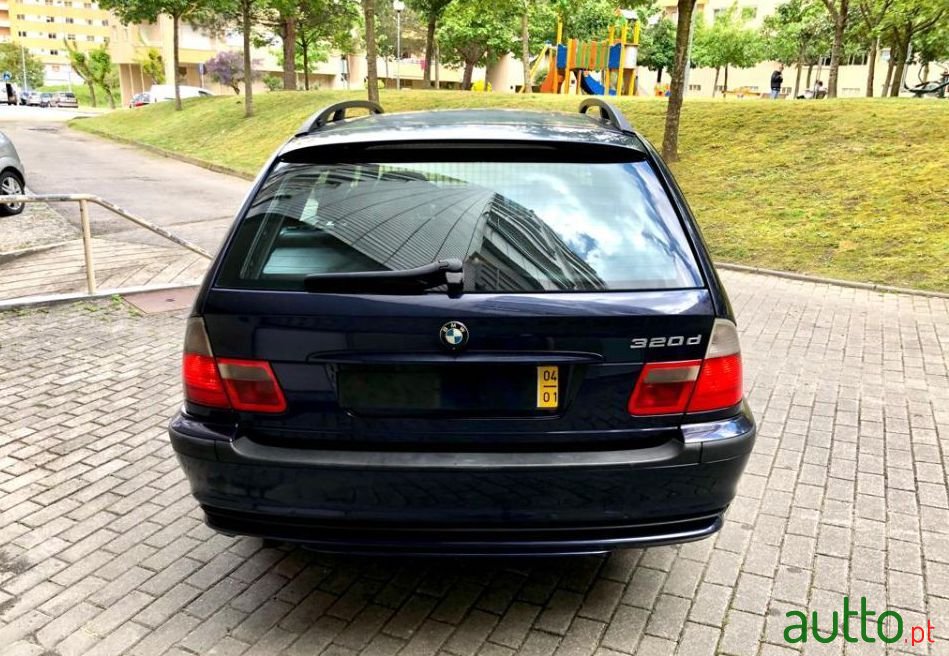 2004' BMW 320 Sport photo #1