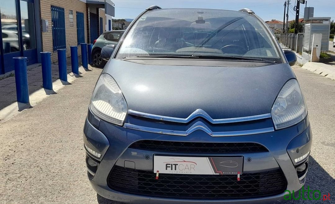 2011' Citroen C4 Grand Picasso photo #5