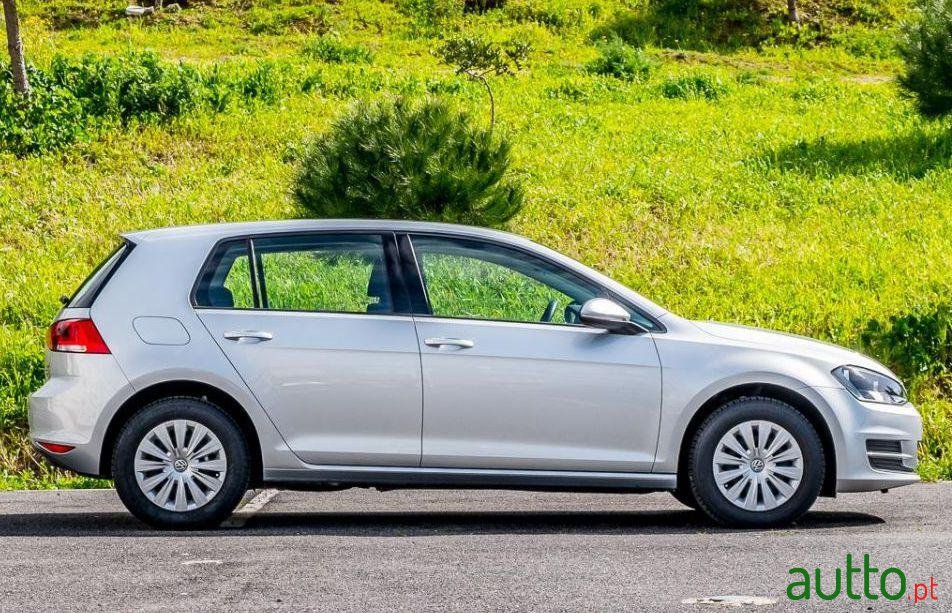 2014' Volkswagen Golf 1.6 Tdi Trendline photo #1