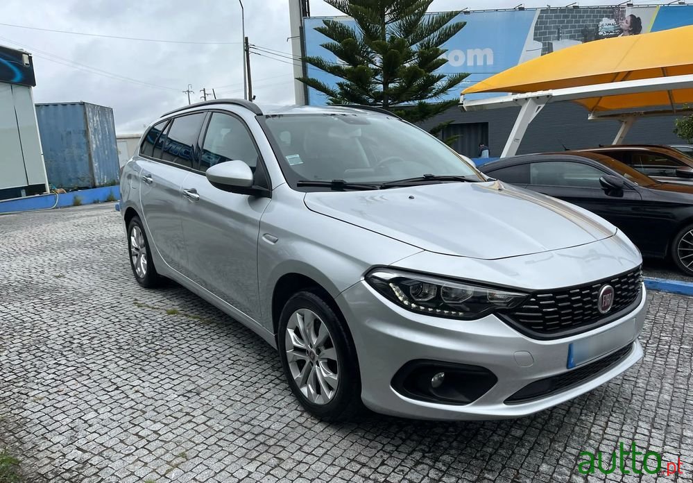 2020' Fiat Tipo Station Wagon photo #4