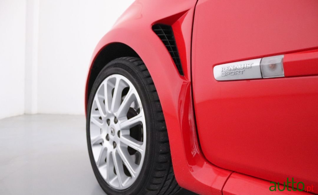 2006' Renault Clio Sport photo #2