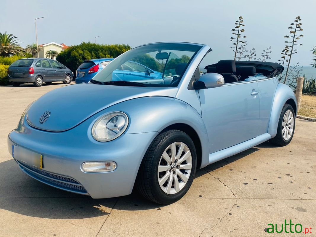 2005' Volkswagen New Beetle photo #2