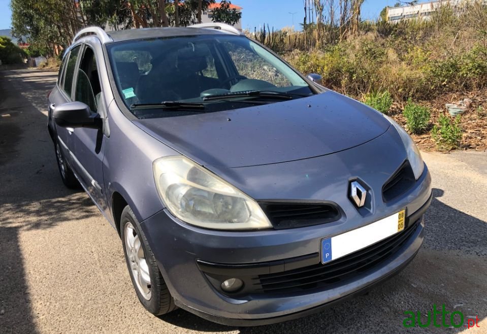 2008' Renault Clio Break photo #4