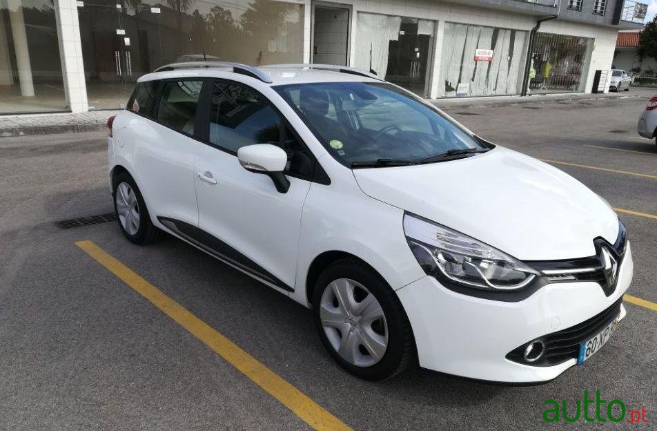 2016' Renault Clio Sport Tourer photo #2