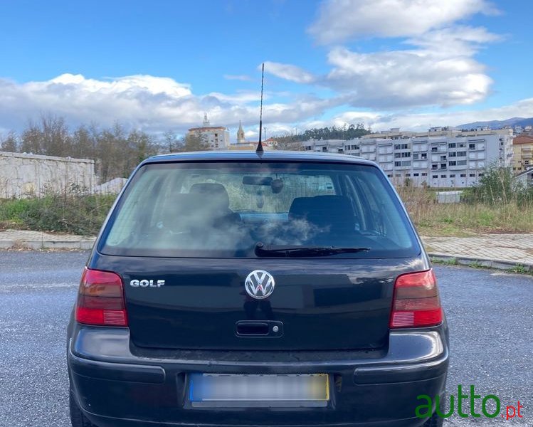 2001' Volkswagen Golf 1.4I 25 Anos photo #2