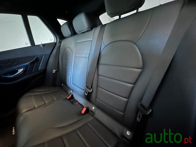 2017' Mercedes-Benz C-350 photo #6