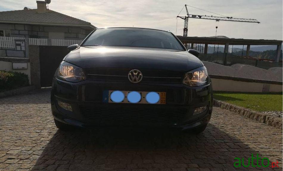 2011' Volkswagen Polo photo #2