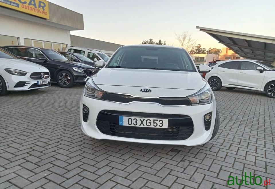 2019' Kia Rio photo #3