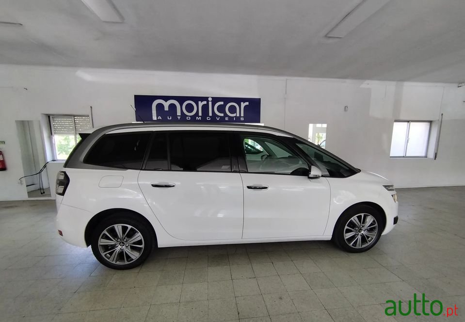 2016' Citroen C4 Grand Picasso photo #4