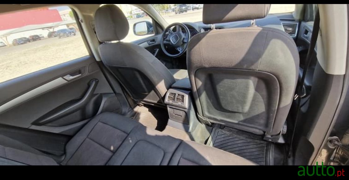 2010' Audi Q5 photo #7