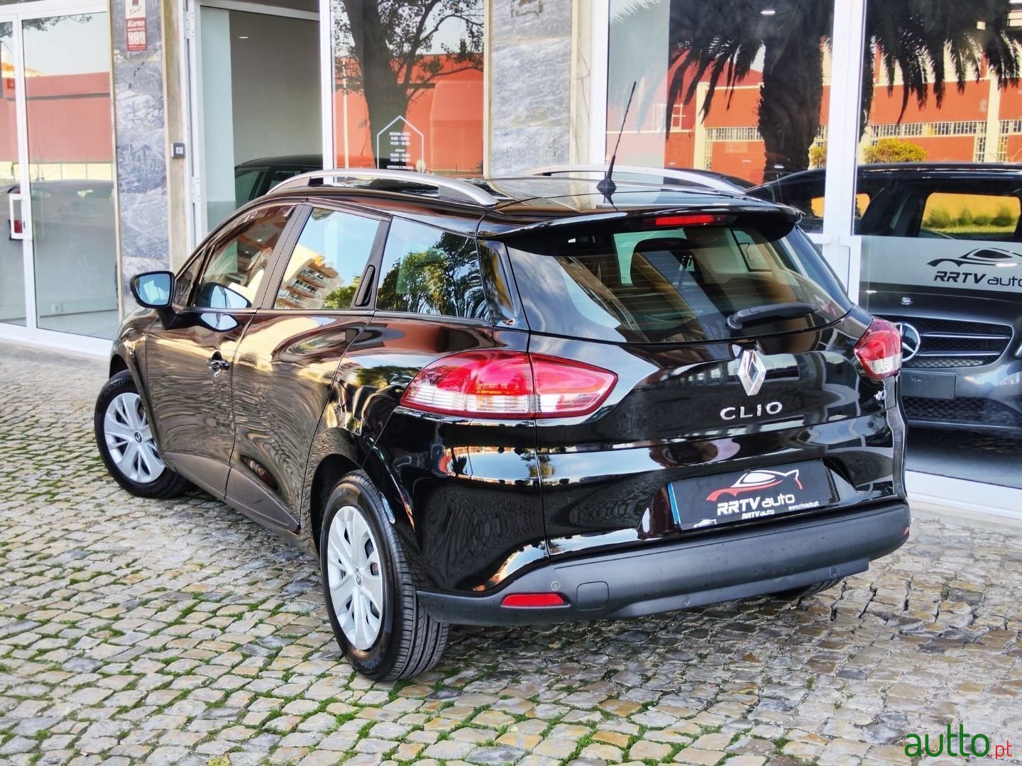 2013' Renault Clio Sport Tourer photo #1