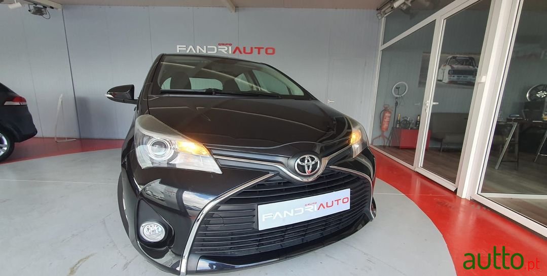 2016' Toyota Yaris photo #1