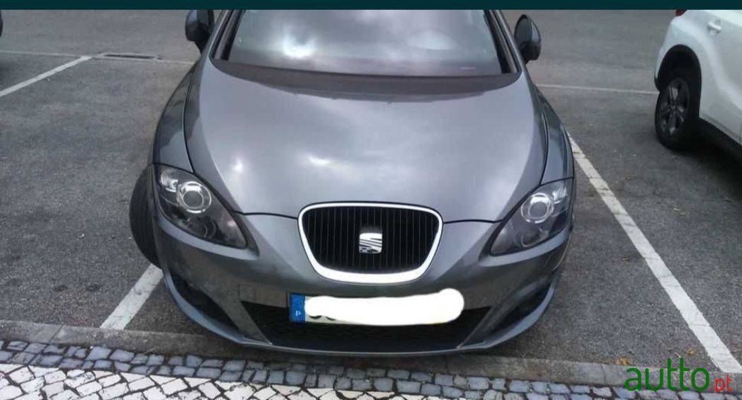 2012' SEAT Leon photo #2