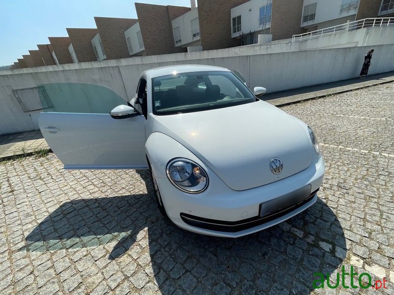 2015' Volkswagen New Beetle photo #1