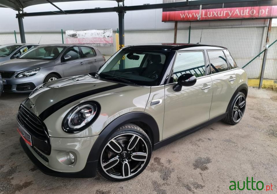 2019' MINI Cooper photo #2