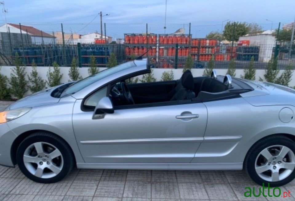 2010' Peugeot 207 photo #5