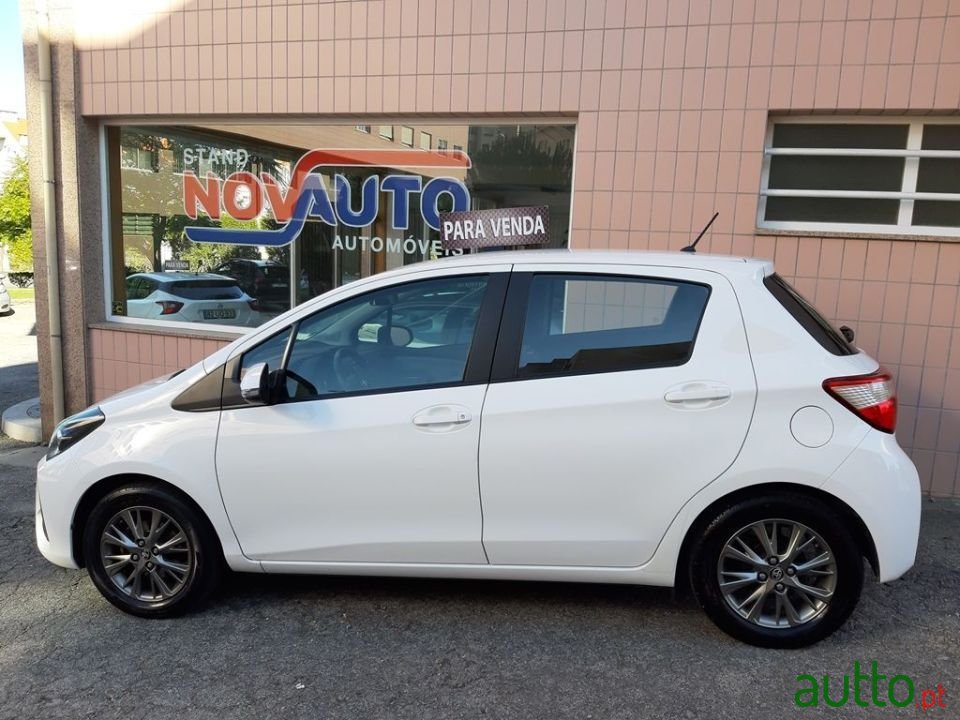 2017' Toyota Yaris photo #6