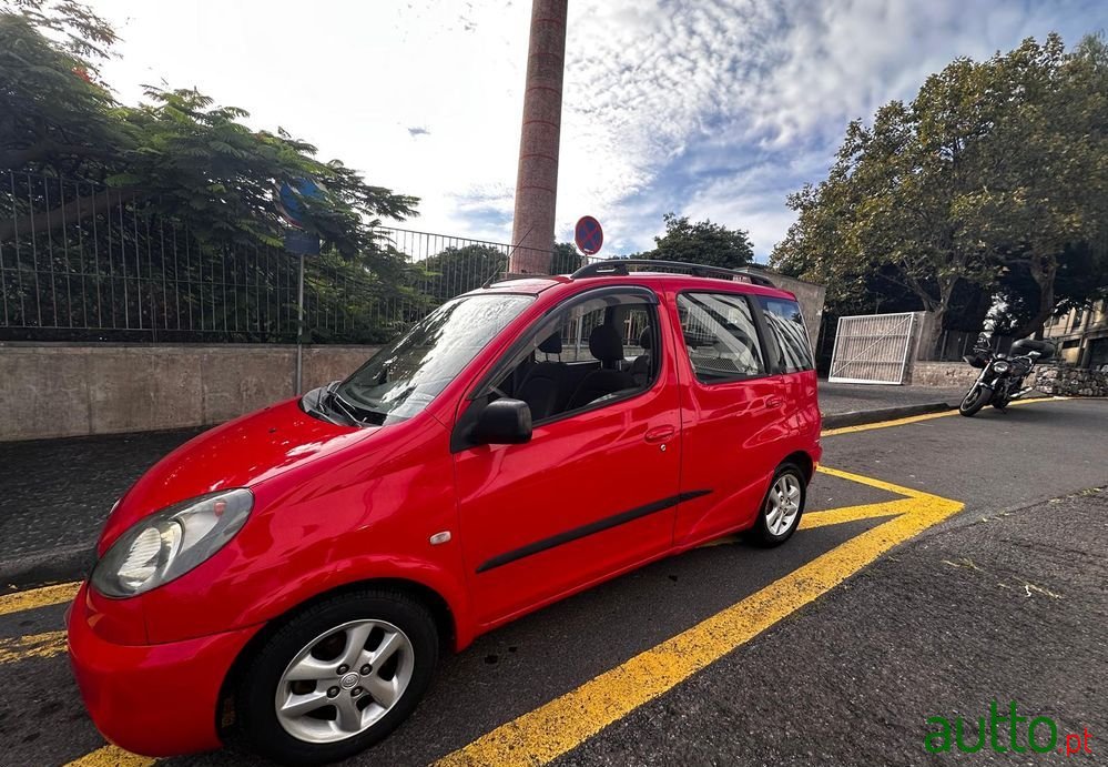 2000' Toyota Yaris Verso 1.3 Base photo #6